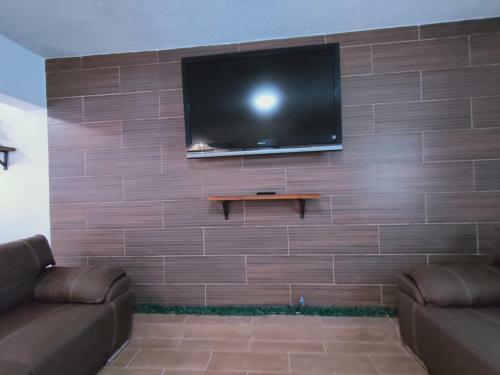 2-bedroom Apartment Centrally Located, Near Us Consulate