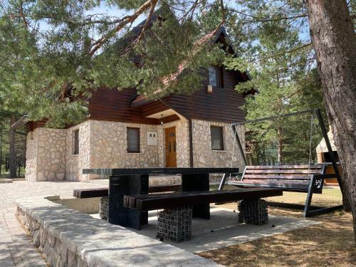 Vikendica Anamaria , Blidinje