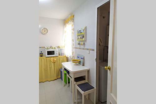 Acogedor Apartamento A 100 M. de Pinares Y Playa