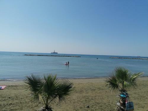 Girasol Beach Apartment 200m From Yanathes Beach