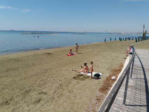 Girasol Beach Apartment 200m From Yanathes Beach