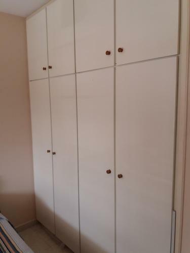 Girasol Beach Apartment 200m From Yanathes Beach