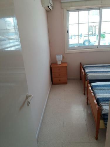 Girasol Beach Apartment 200m From Yanathes Beach