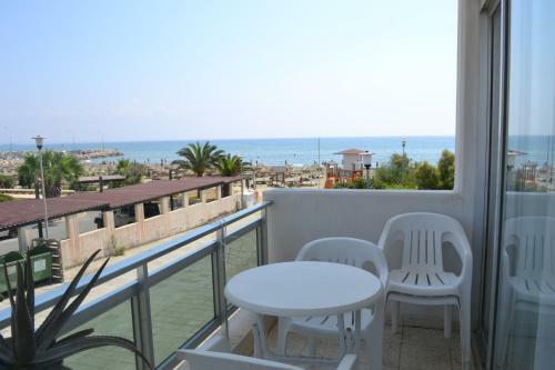 Sandy Beach Apartment
