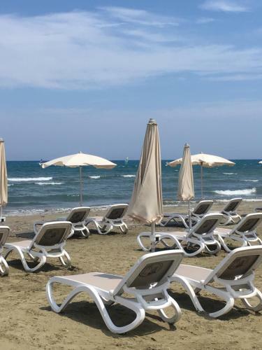 Larnaca Beach Apartment 1a