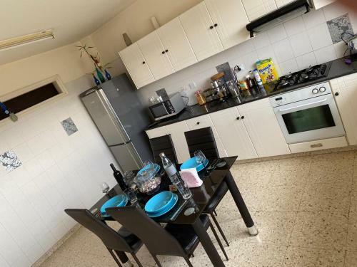 Apartamento Larnaca Comfort Rooms