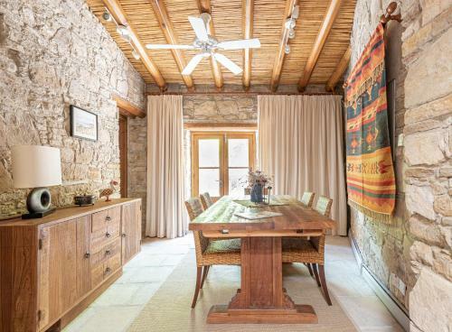 The Carob Tree Villa - 3 Br Rustic Luxury Home