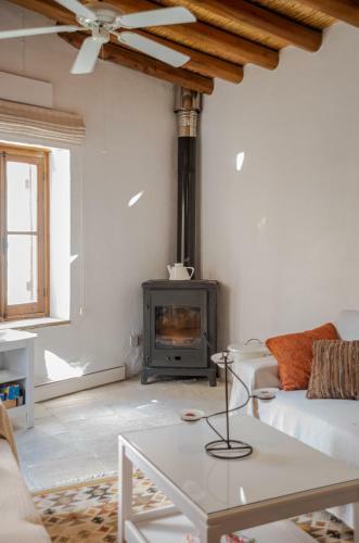 The Carob Tree Villa - 3 Br Rustic Luxury Home