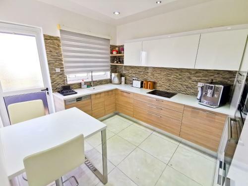 Sea Pearl Pool Apartment