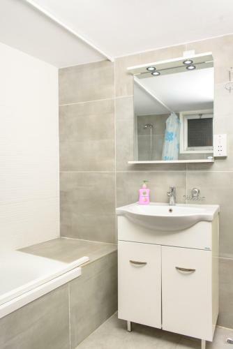 Perseus Spacious 3 Bedroom Apartment