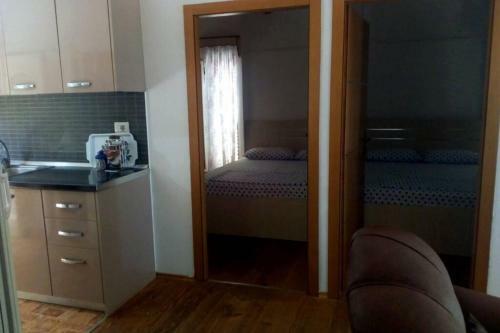 Spacious Beach House, Best View In Radhima, Kanul