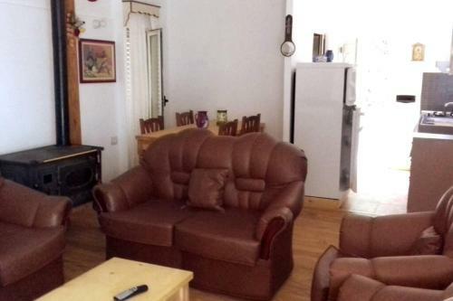 Spacious Beach House, Best View In Radhima, Kanul