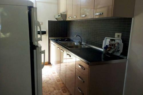 Spacious Beach House, Best View In Radhima, Kanul