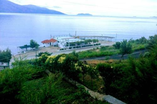 Spacious Beach House, Best View In Radhima, Kanul