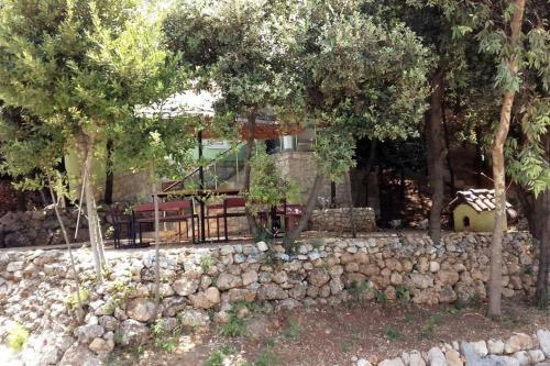 Spacious Beach House, Best View In Radhima, Kanul
