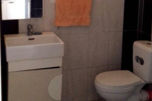 Spacious Beach House, Best View In Radhima, Kanul
