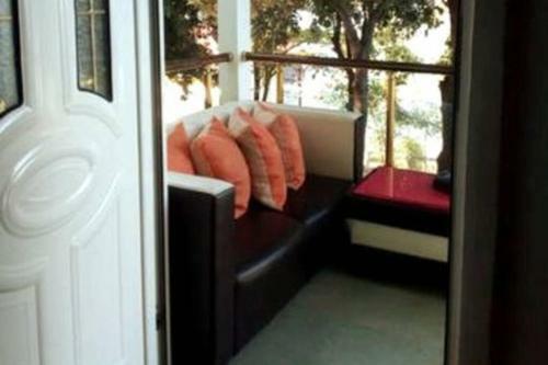 Spacious Beach House, Best View In Radhima, Kanul