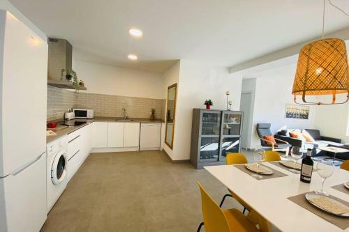 70 M2, Apartamento Cerca de La Playa, Apto Minusvalidos.