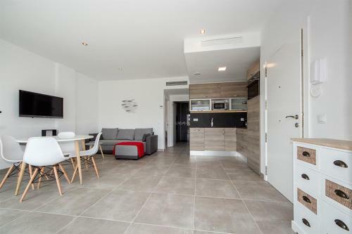 Apartamento Moderno Con Piscina Y Parking Cerca de La Playa