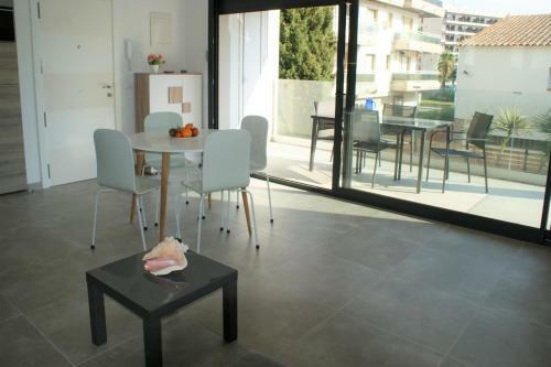Apartamento Moderno Con Piscina Y Parking Cerca de La Playa