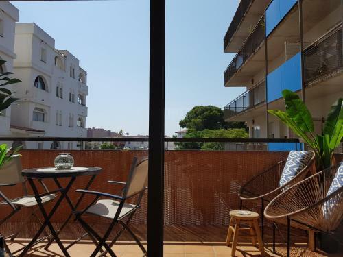 Apartamento Con Piscina En Los Canales de Rosas
