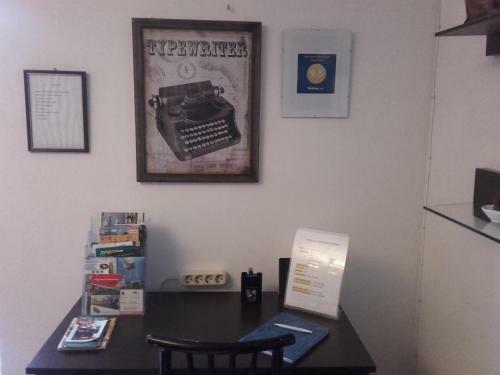 Village Corner 3 Bedroom Apartment With Garage