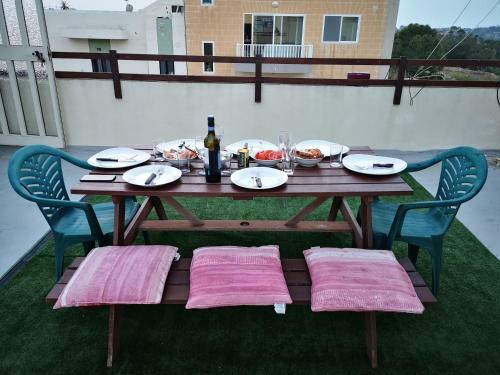 Village Corner 3 Bedroom Apartment With Garage