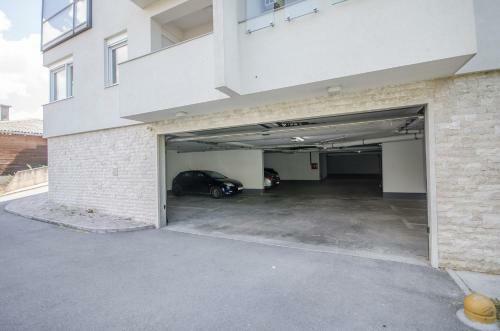 Kings View Apartment