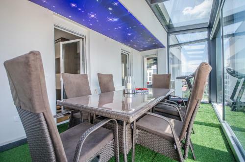 Kings View Apartment