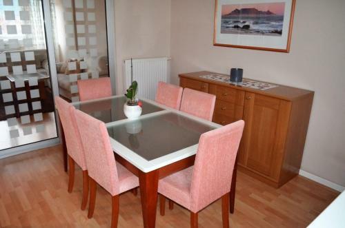 Modern Apartment In City Center - Free Garage