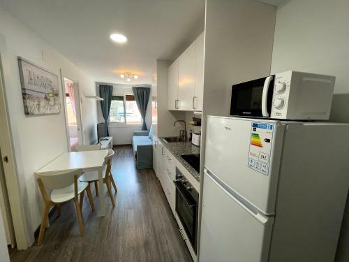 Sant Adria Beach Apartment Wi-fi Parking Free