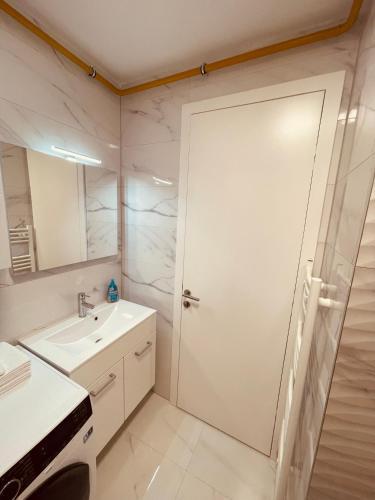 Apartment 7