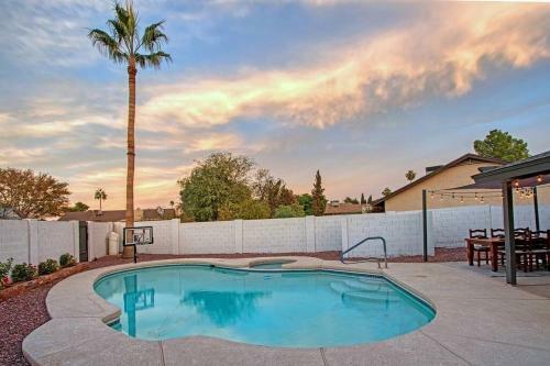 Estrella - Renovated With Patio, Bbq, Pool & Spa