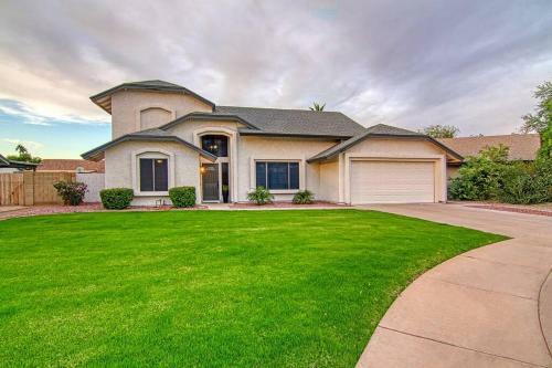 Estrella - Renovated With Patio, Bbq, Pool & Spa