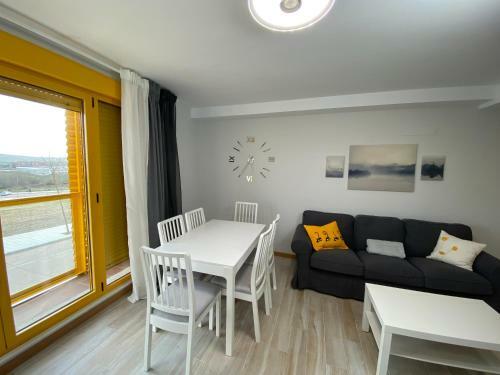 Apartamento Nuevo, Accesible Y Con Piscina !!!