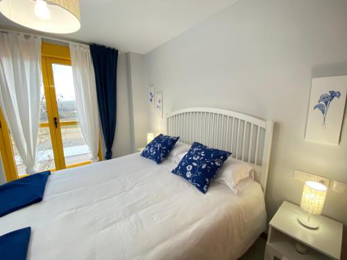 Apartamento Nuevo, Accesible Y Con Piscina !!!