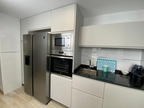 Apartamento Nuevo, Accesible Y Con Piscina !!!
