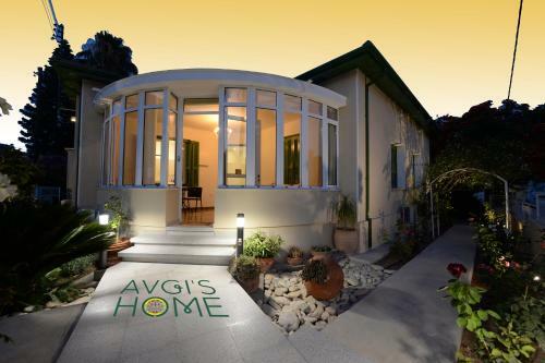 Bed & Breakfast Avgi's Home