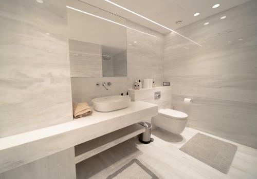 Luxurious Sea Front Three Bedroom Apartment