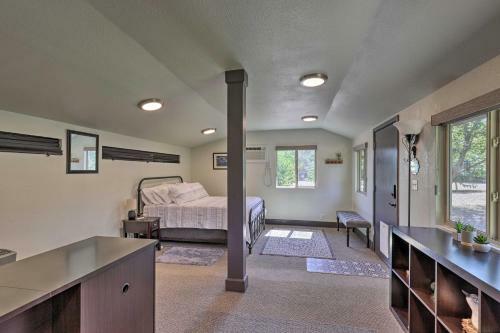 Main Home And Casita With Rooftop Deck And Patio