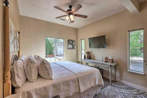 Main Home And Casita With Rooftop Deck And Patio