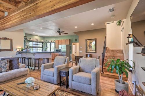 Main Home And Casita With Rooftop Deck And Patio