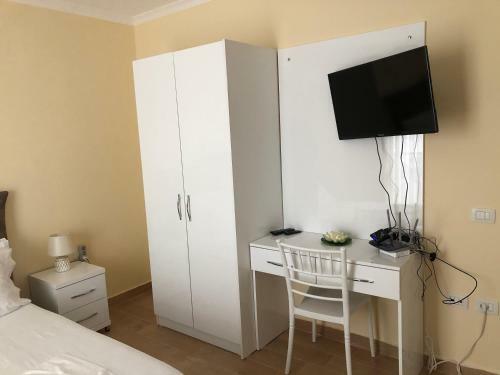 Alb's Apartment 2