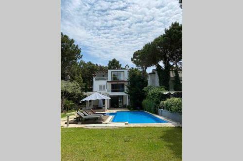 Beachfront Villa With Private Pool By Monika Experiences