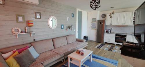 Luxury Beach Apartment In Qerret