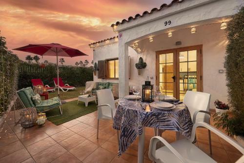 Lovely Villa In Maspalomas Yumbo Center Spain