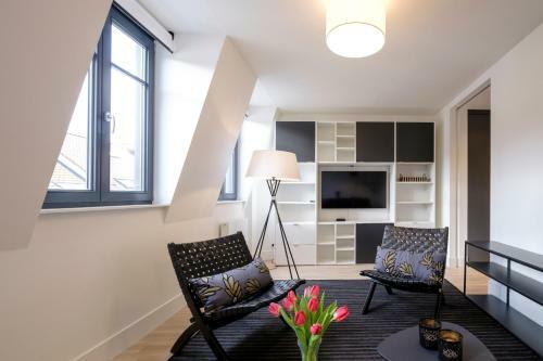 Fabulous Apartments In Ch�telain Area