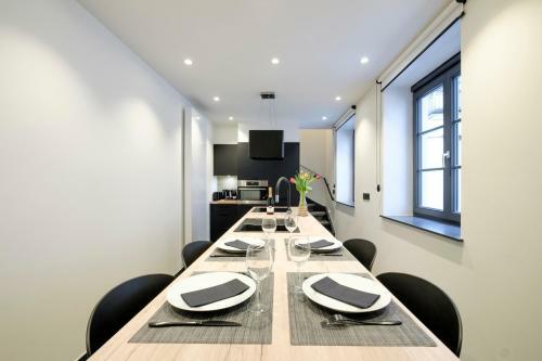 Fabulous Apartments In Ch�telain Area