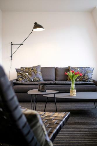 Fabulous Apartments In Ch�telain Area