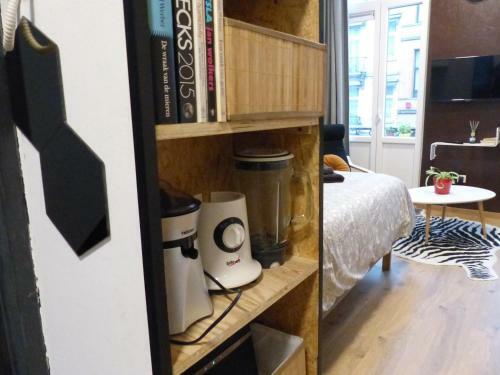 Apartamento Superbe Studio Au 1er �tage, Proche de La Gare Du Midi